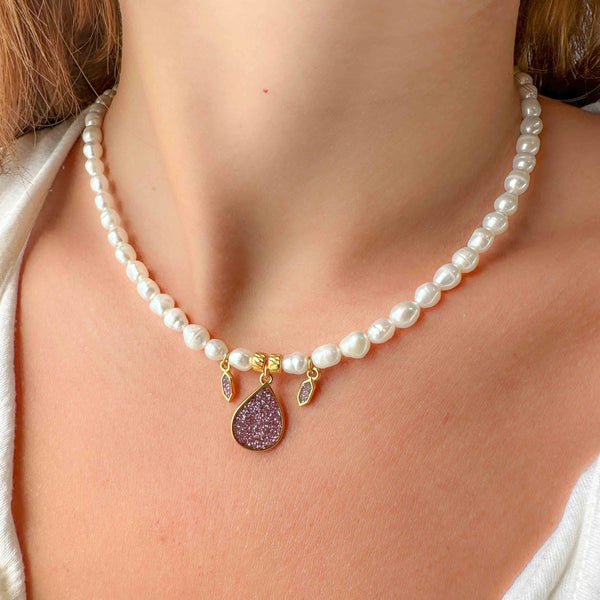Κολιέ με Μαργαριτάρια και Ροζ Σμάλτο Σταγόνα