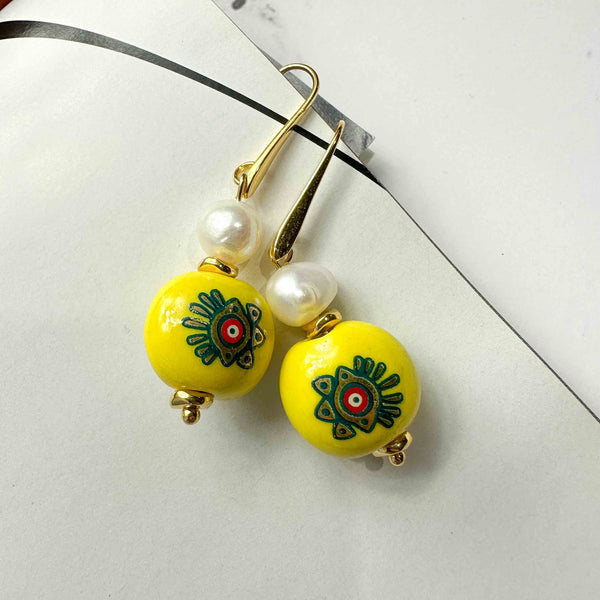 Σκουλαρίκια με μαργαριτάρια και κίτρινες πέτρες