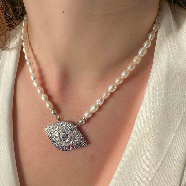 Statement κολιέ με μαργαριτάρια καλλιέργειας και μάτι με ζιργκόν