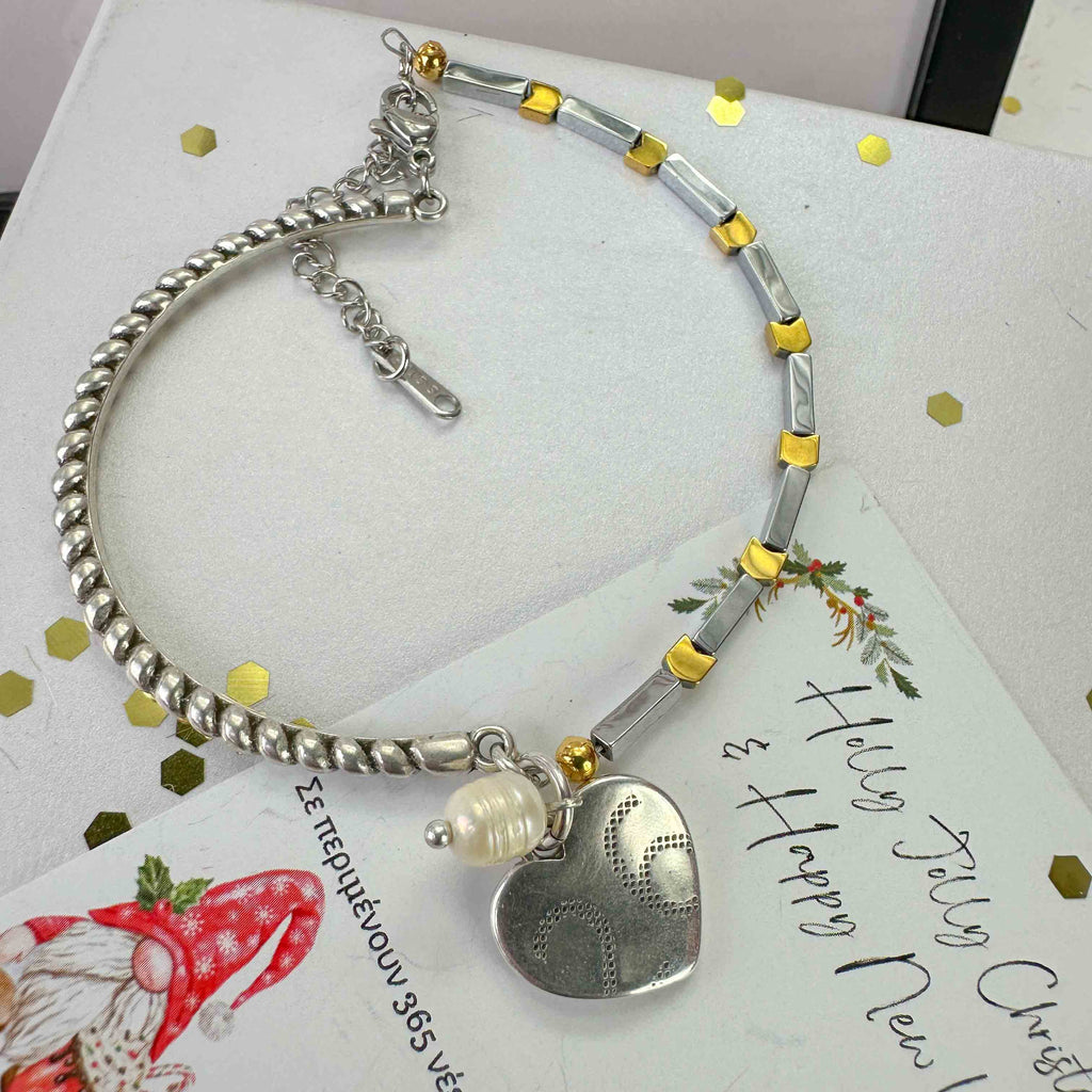 Γούρι Βραχιόλι 2026 με Αιματίτες και Ασημί Καρδιά