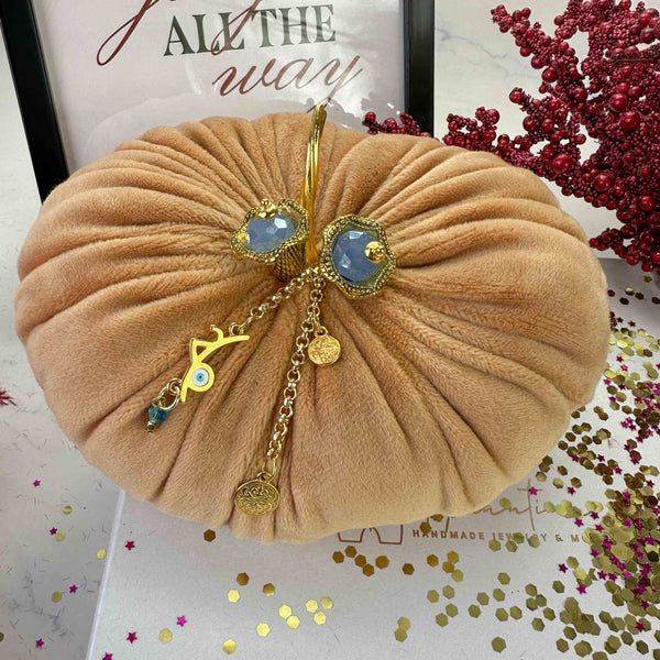 Γούρι 2026 Κολοκύθα Μουσταρδί με Κρύσταλλα και φούντα