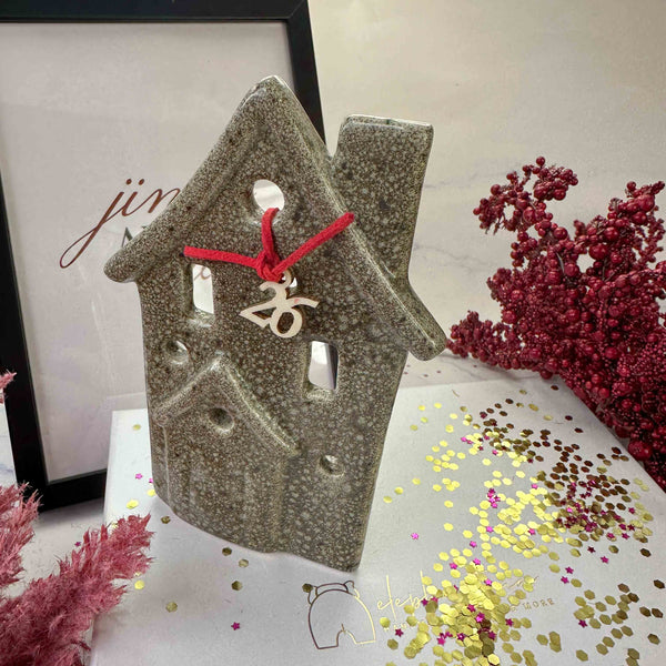 Κεραμικό Σπίτι για Ρεσώ με Γούρι 2026 – Χειροποίητο Πρωτοχρονιάτικο Διακοσμητικό