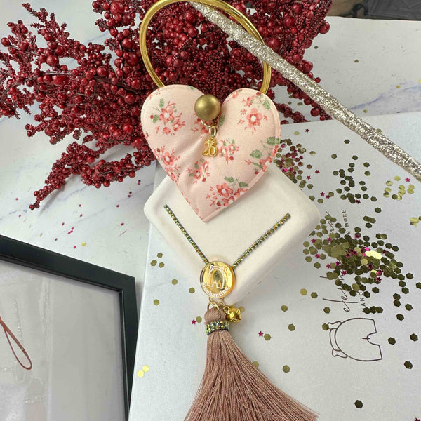 Γούρι 2026 – Υφασμάτινη Καρδιά & Κεραμικό Καρέ με Φούντα