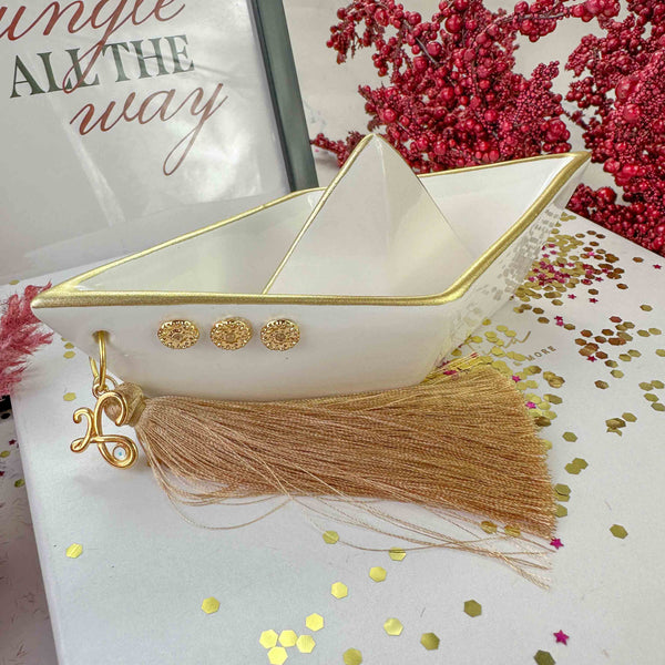 Επιτραπέζιο Γούρι 2026 Καράβι Μπεζ με Χρυσή φούντα