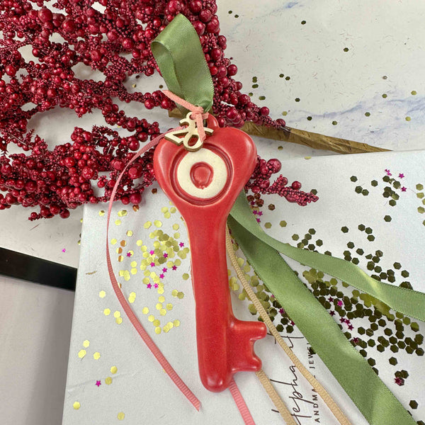 Κεραμικό Κλειδί Γούρι 2026 – Κόκκινο με Ματάκι & Κορδέλες