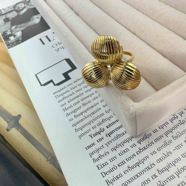 Statement Δαχτυλίδι από Ατσάλι με Τριπλό Ανάγλυφο Σχέδιο