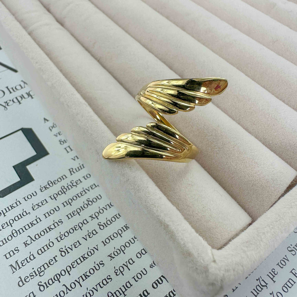 Επίχρυσο Δαχτυλίδι από Ατσάλι με Σχέδιο Φτερών