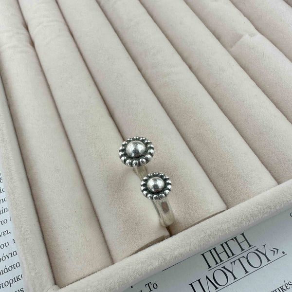 Ασημί Ανοιχτό Δαχτυλίδι με Ανάγλυφα Μοτίβα Vintage