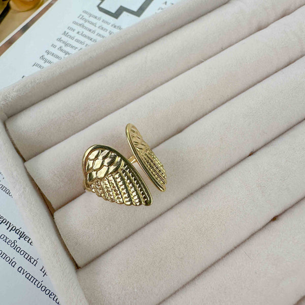 Επίχρυσο Δαχτυλίδι με Ανάγλυφα Φτερά