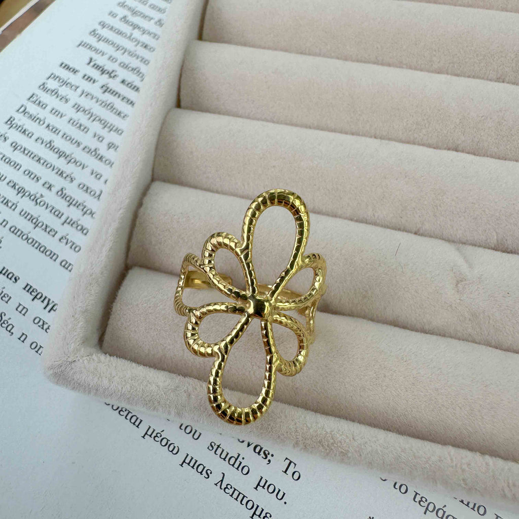 Επίχρυσο Δαχτυλίδι από Ατσάλι με Ανοιχτό Σχέδιο Λουλούδι