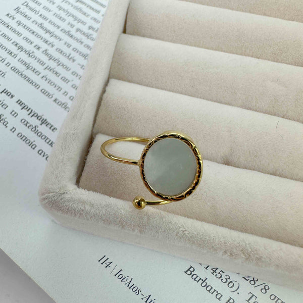 Επίχρυσο Δαχτυλίδι από Ατσάλι με Στρογγυλό Φίλντισι & Μοντέρνο Σχέδιο