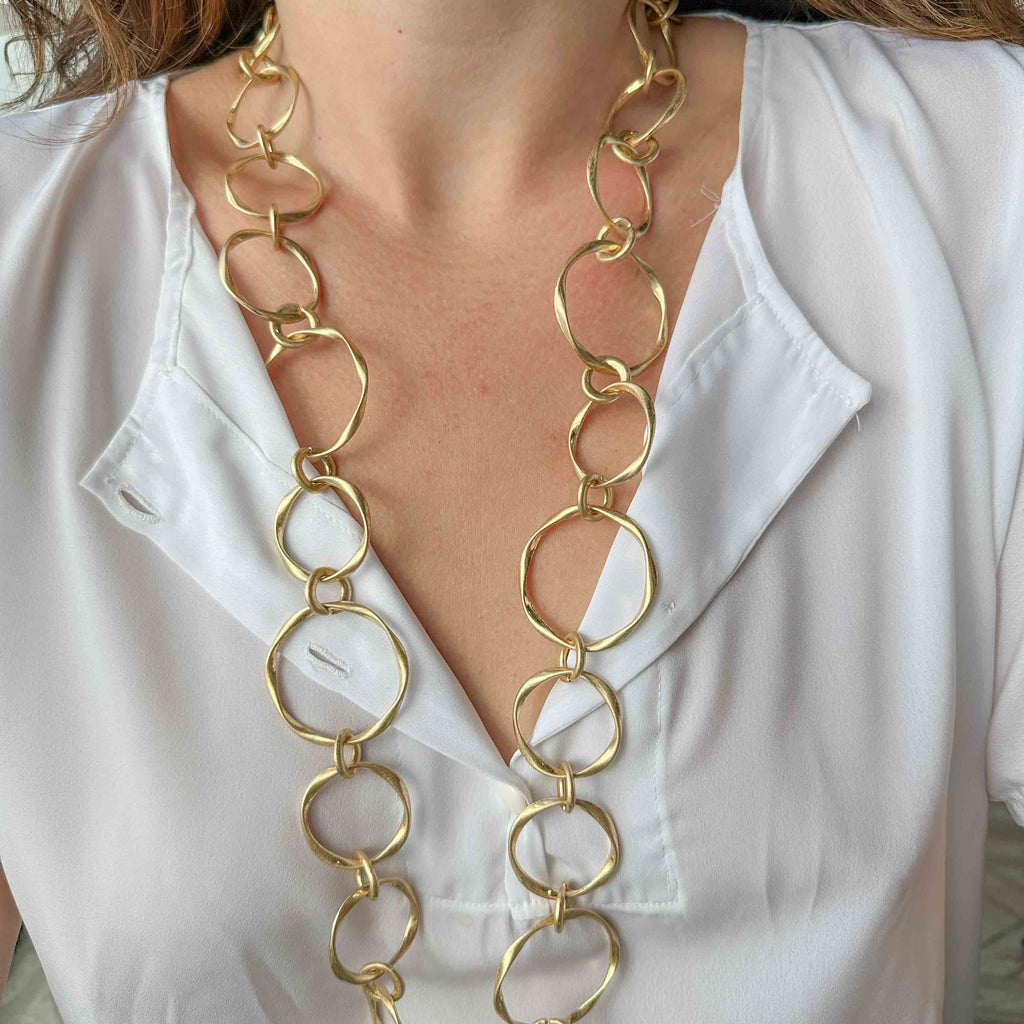 Μακρύ Κολιέ με Μεγάλους Χρυσούς Κρίκους – Χειροποίητο Επιχρυσωμένο Κόσμημα