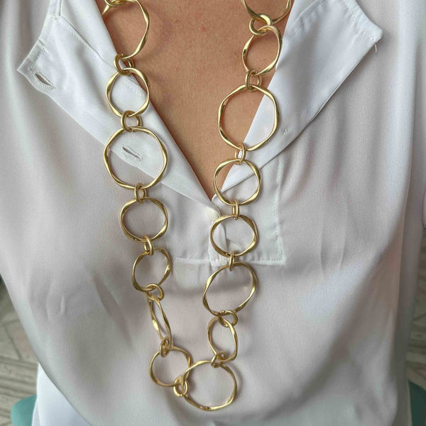 Μακρύ Κολιέ με Μεγάλους Χρυσούς Κρίκους – Χειροποίητο Επιχρυσωμένο Κόσμημα