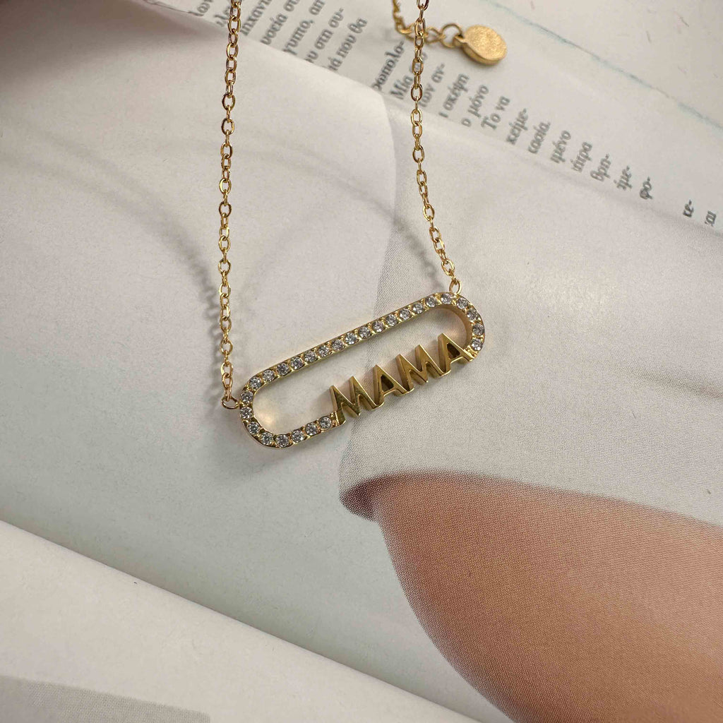 Ατσάλινο Επίχρυσο Κολιέ με Λέξη "ΜΑΜΑ" και Ζιργκόν