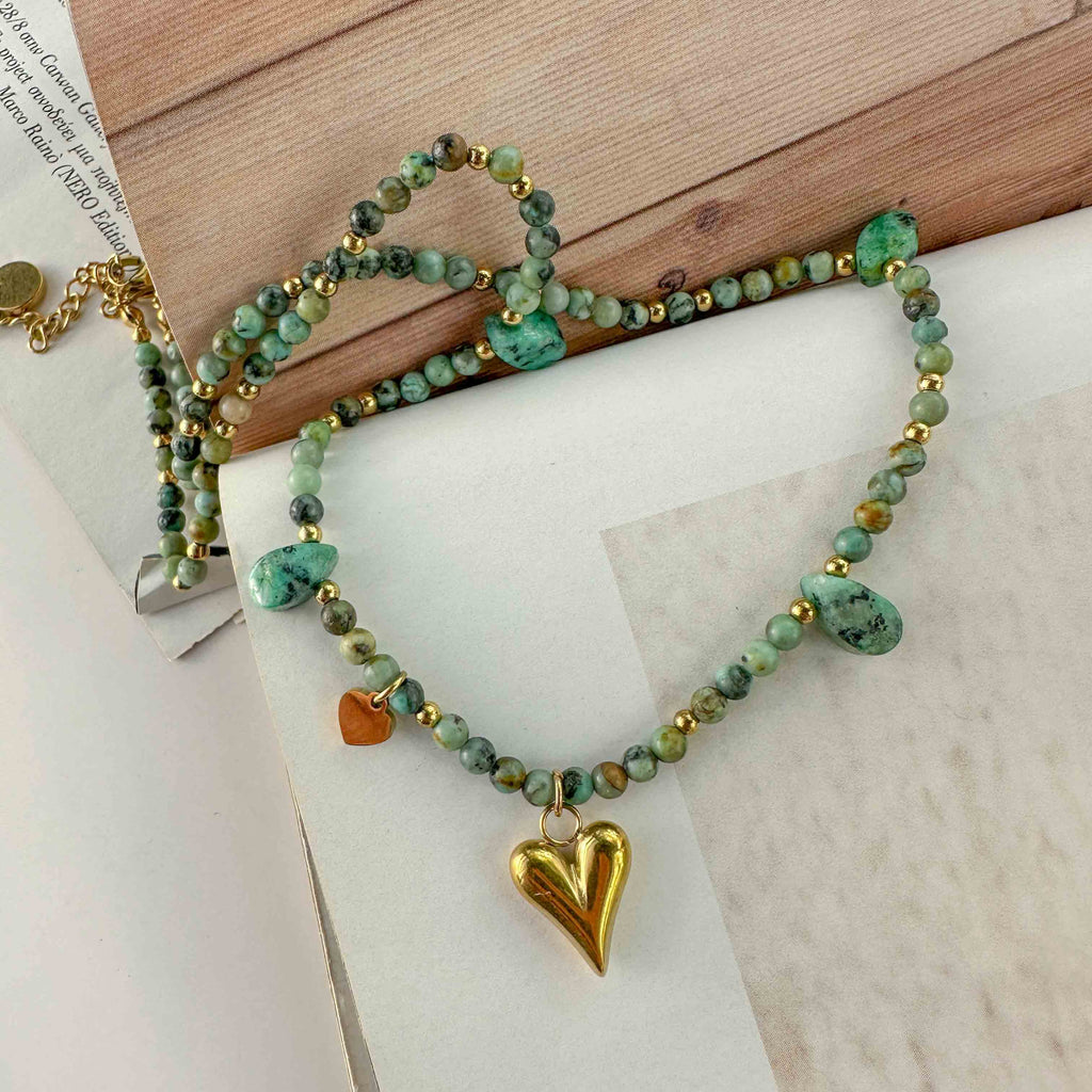 Κολιέ με Πράσινους Αχάτες & Χρυσή Καρδιά