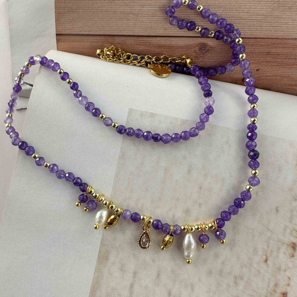 Κολιέ με Μίνι Αμέθυστους Και Σταγόνα με Λευκό Κρύσταλλο