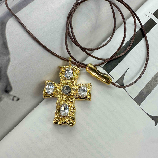 Μενταγιόν Σταυρός με Λαμπερά Κρύσταλλα & Δερμάτινο Κορδόνι
