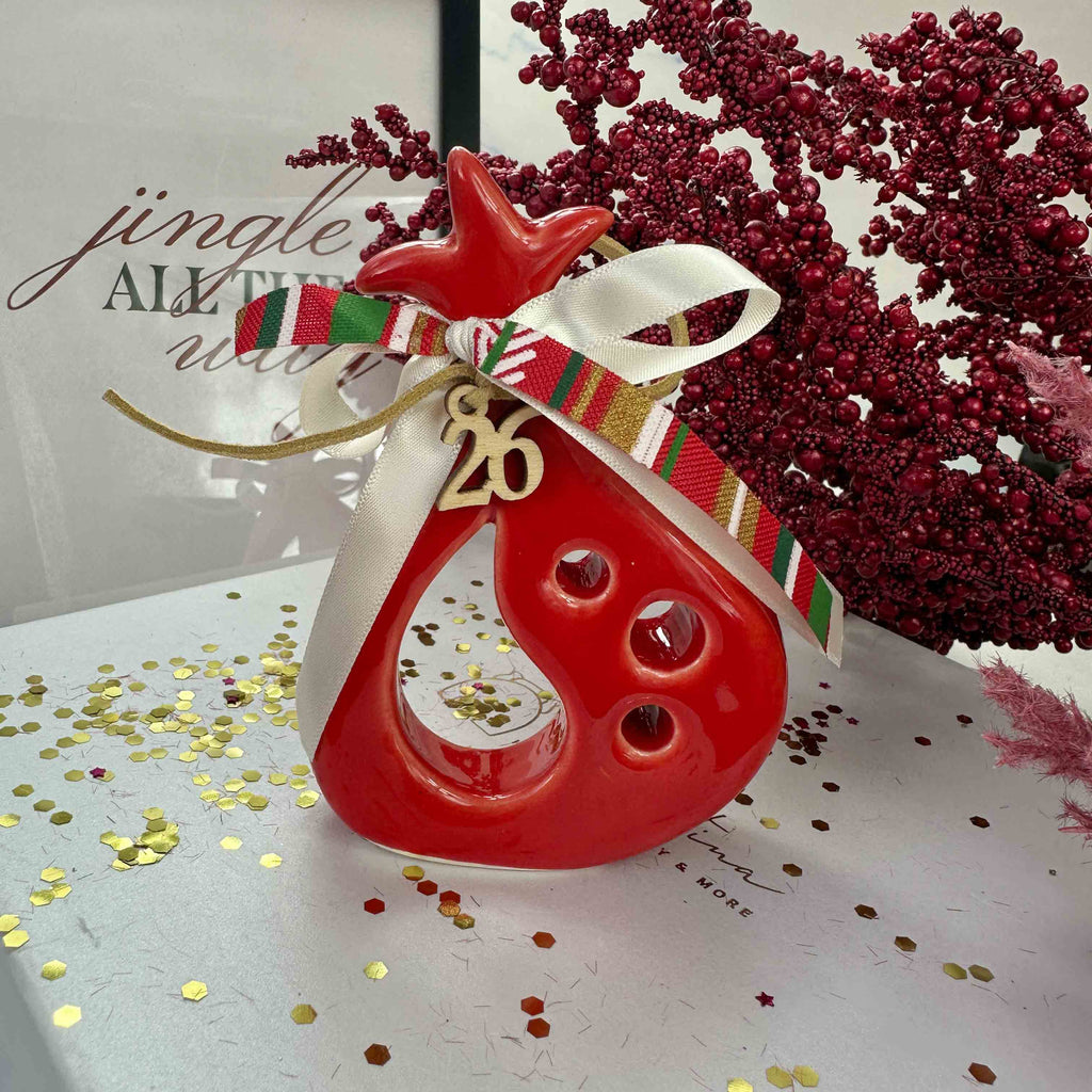 Κεραμικό Γούρι Ρόδι 2026 – Κόκκινο με Κορδέλες