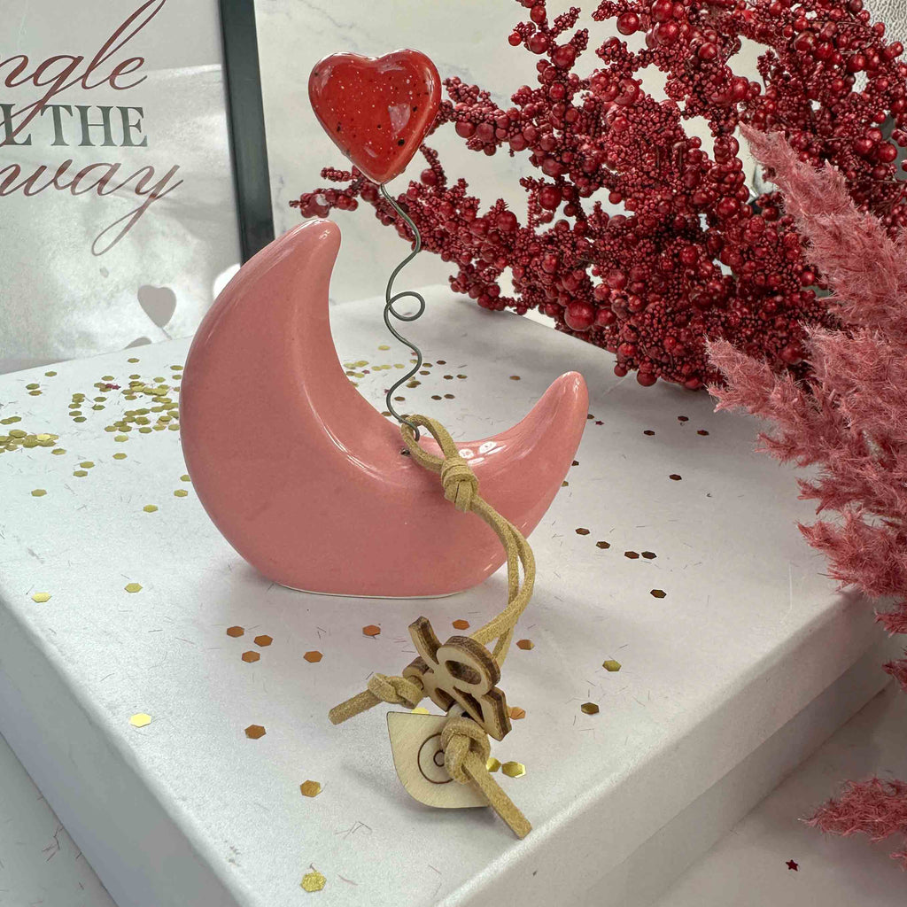 Γούρι 2026 Κεραμικό Φεγγάρι Ροζ Με Καρδιά Και Μάτι