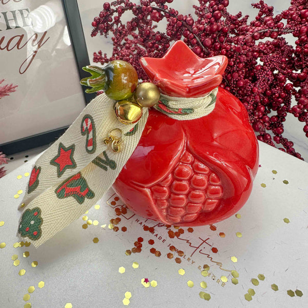 Γούρι 2026 Κεραμικό Ρόδι με Χριστουγεννιάτικη Κορδέλα (12.0cm)