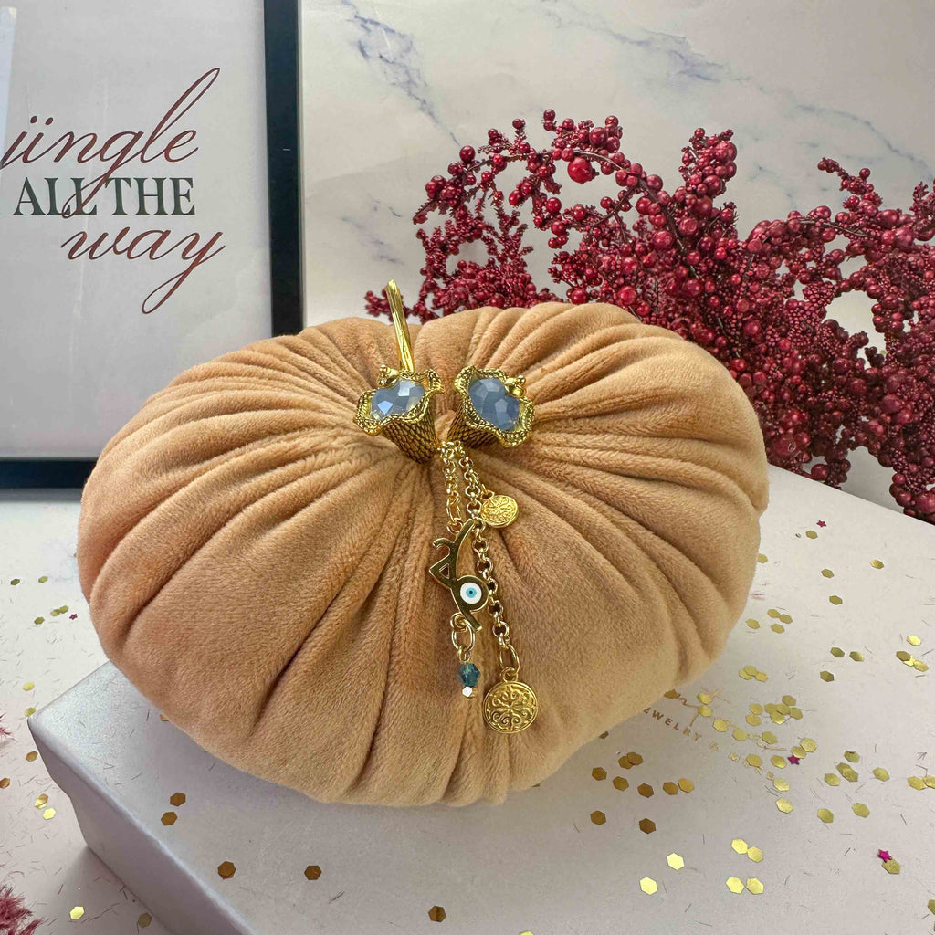 Σαμπανιζέ Βελούδινη Κολοκύθα με Ματάκι & Χρυσά Στολίδια – Γούρι Διακόσμησης 2026