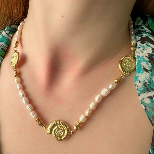 Κολιέ με Κοχύλια και μαργαριτάρια καλλιέργειας