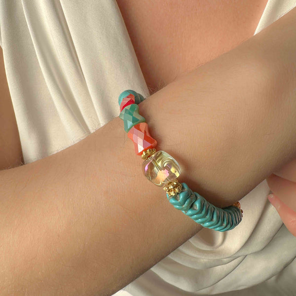 Βραχιόλι με χαολίτες, κρύσταλλα κι επίχρυσα στοιχεία Turqoise Love