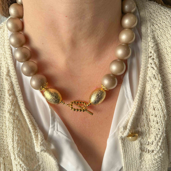 Κολιέ με Elephant Περλέ Χάντρες και Χρυσό Κούμπωμα