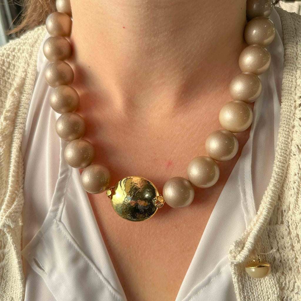 Κολιέ με Elephant Χάντρες και Κεντρική Foil Χάντρα