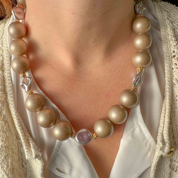 Κολιέ με Elephant Χάντρες και Ανόμοιου Σχήματος Πέρλες