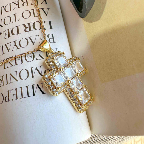 Ατσάλινη Αλυσίδα με Σταυρό, Λευκά Κρύσταλλα και Ζιργκόν