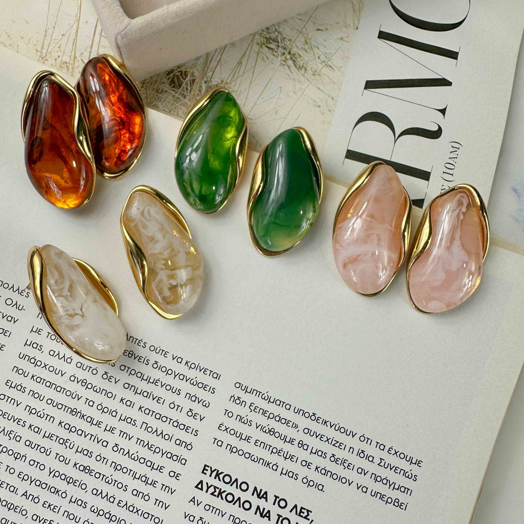 Σκουλαρίκια με Ανάγλυφο Σχήμα & Χρυσή Λεπτομέρεια