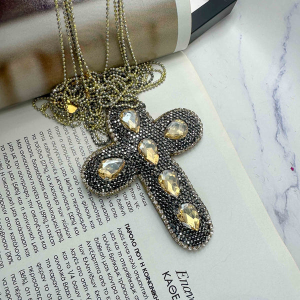 Κολιέ με Σταυρό & Μαύρα Κρύσταλλα – Χειροποίητο Statement Κόσμημα σε Ασημί Τόνο