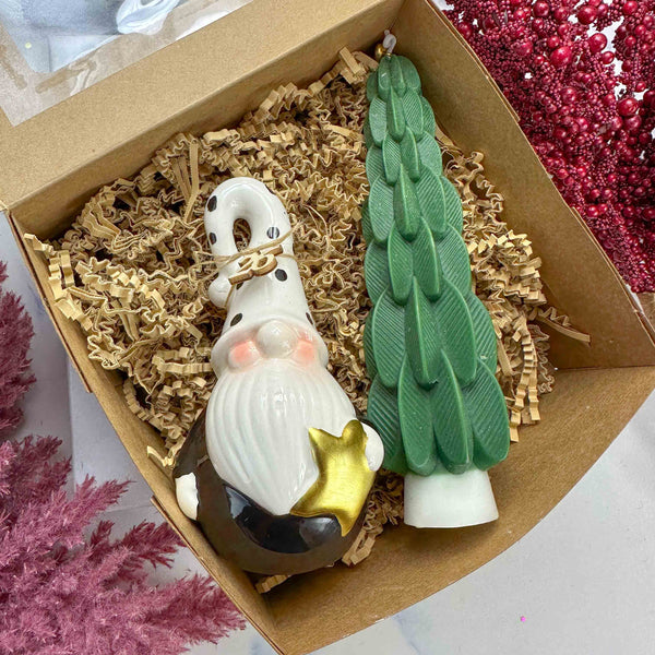 Σετ Γούρι 2026 με Κεραμικό Αγιοβασιλάκι & Αρωματικό Κερί Δέντρο – Γούρι Πρωτοχρονιάς