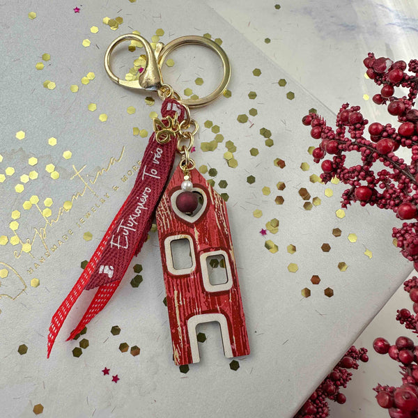 Μπρελόκ Γούρι 2026 “Σπίτι” σε Κόκκινο με Ευχές για το Νέο Έτος