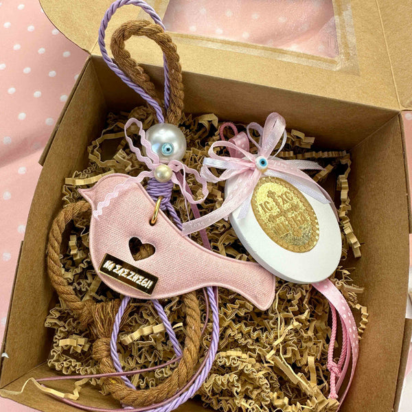 Σετ δώρου για νεογέννητο κοριτσάκι με γούρι πουλάκι και φυλαχτό με σταυρό