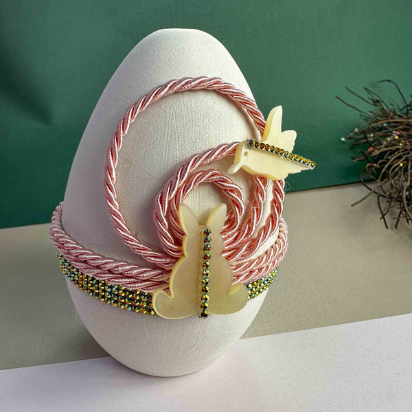 Χειροποίητο Κεραμικό Πασχαλινό Αυγό με Λαγουδάκι, Πουλάκι & Ροζ Κορδόνια