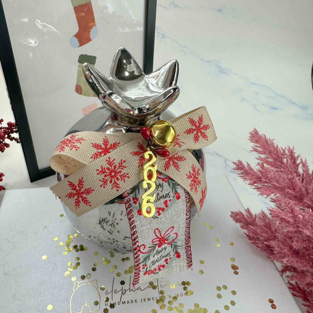 Γούρι 2026 Κεραμικό Ρόδι με Φιόγκο & Κουδουνάκι (10x13) Μεταλλικό Ασημί