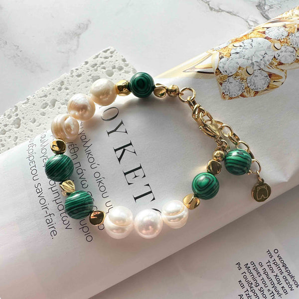 Βραχιόλι με μαργαριτάρια και ημιπολύτιμες πράσινες πέτρες