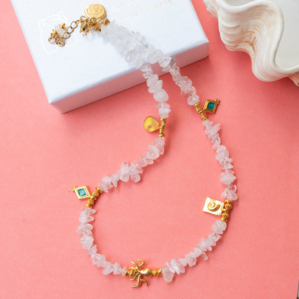 Κολιέ με ημιπολ πέτρες από Αχάτη και επίχρυσα στοιχεία θαλάσσης