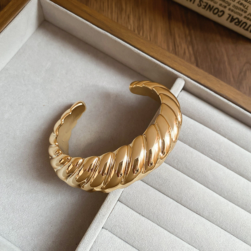 Βραχιόλι από Ρητίνη - Χρυσό Σπειροειδής Σχεδιασμός