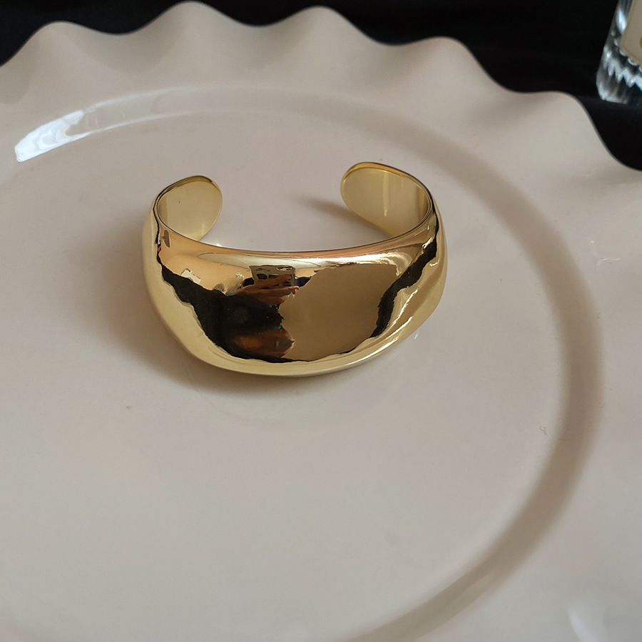 Χρυσό Βραχιόλι από Ρητίνη – Οργανική Φόρμα Σε Χρυσό Χρώμα