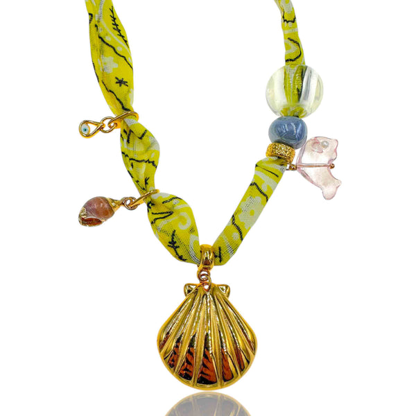 Κολιέ Μπαντάνα Κίτρινο με Χρυσό Κοχύλι & Πολύχρωμα Charms