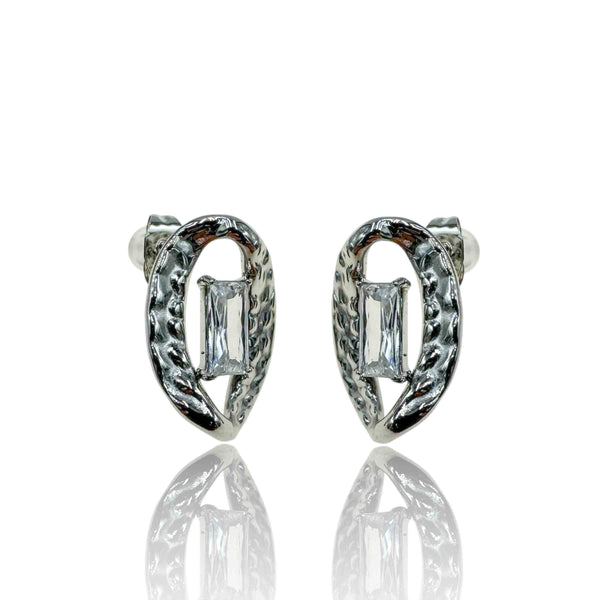 Ασημί Σκουλαρίκια με Ανάγλυφη Υφή και Ορθογώνιο Κρύσταλλο