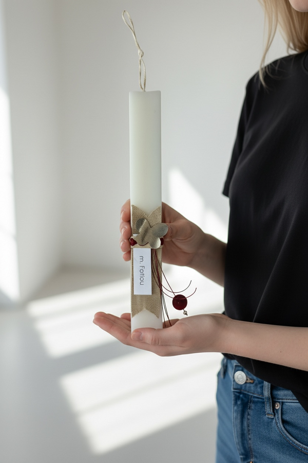 Λαμπάδα με Πεταλούδα & Κόκκινες Λεπτομέρειες