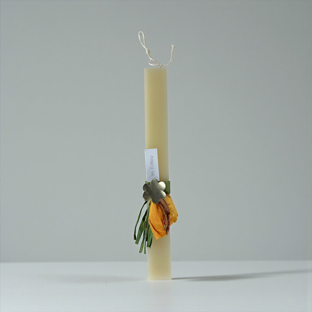 Χειροποίητη Λευκή Λαμπάδα με Λουλούδι & Φυσικά Υλικά