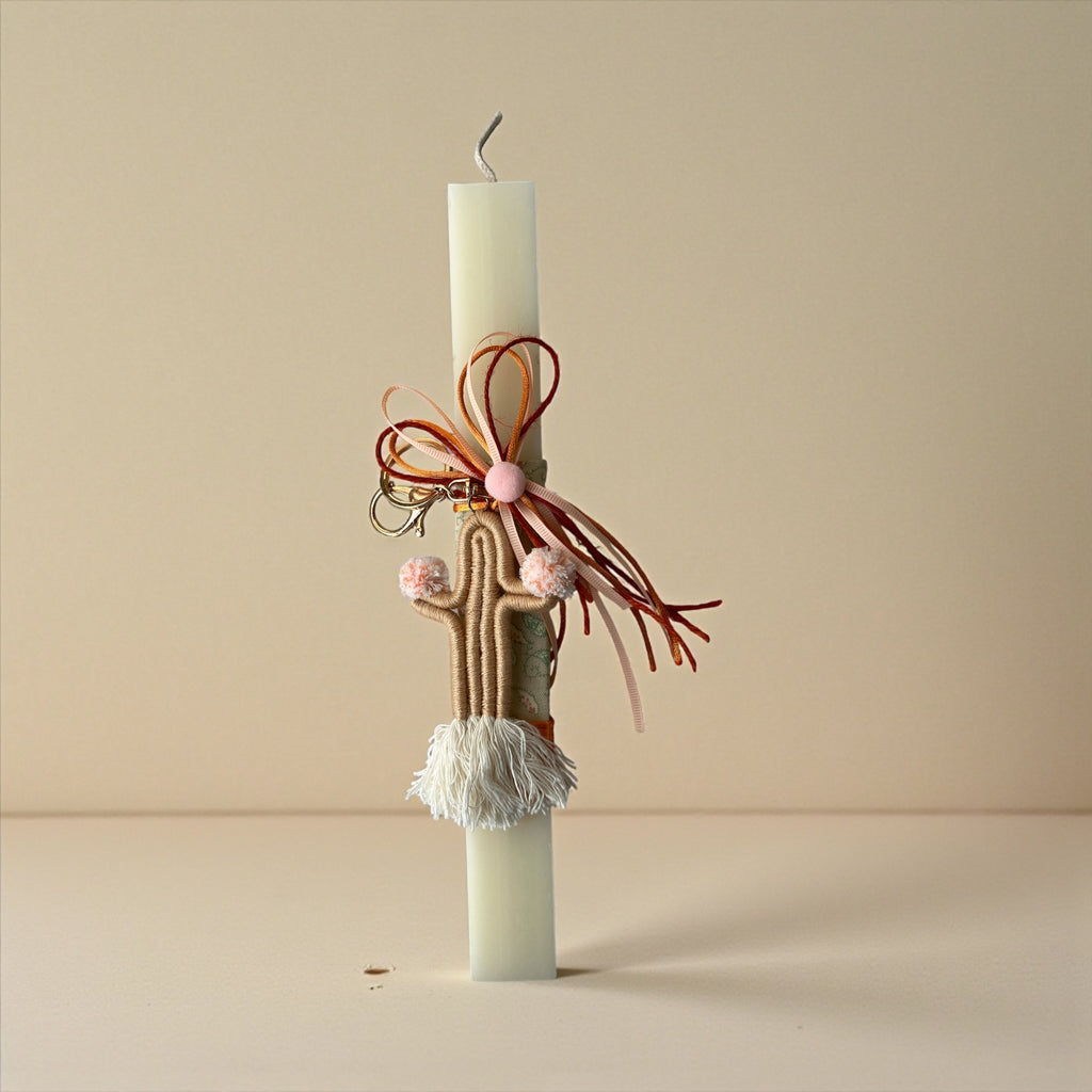 Πασχαλινή Λαμπάδα με Μπεζ Υφασμάτινο Κάκτο Μπρελόκ