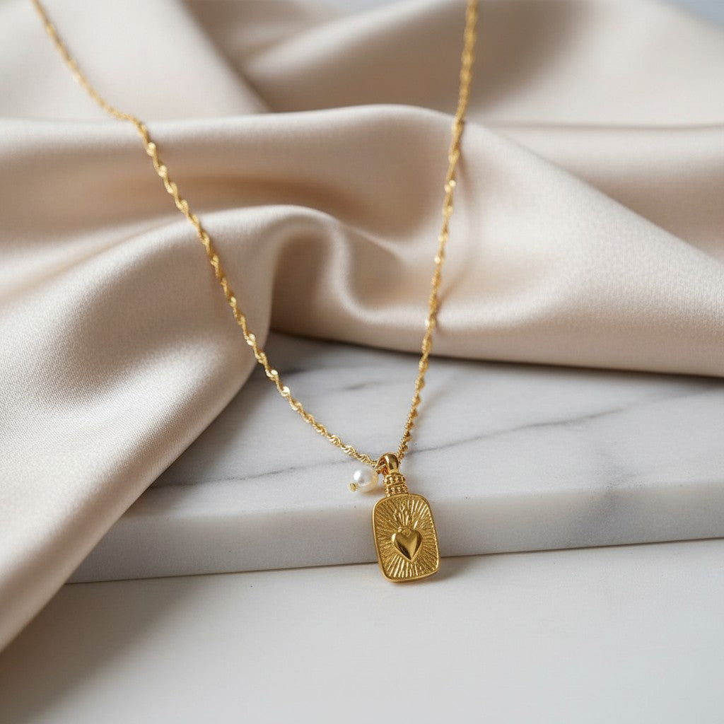 elephantina.gr gold plated stainless steel necklace with heart tag and pearl accent