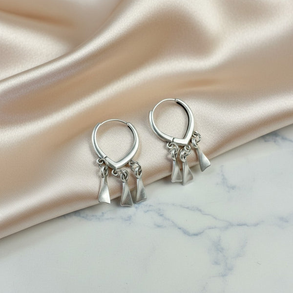 elephantina.gr silver hoop earrings with geometric charms, 3cm length, minimal and modern design.