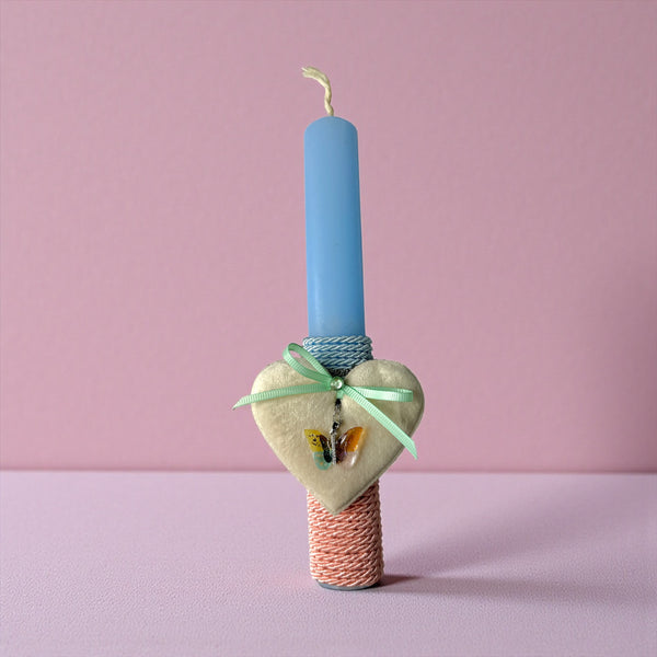 Πασχαλινή Λαμπάδα με Μενταγιόν Πεταλούδα Σε Βελούδινη Καρδιά